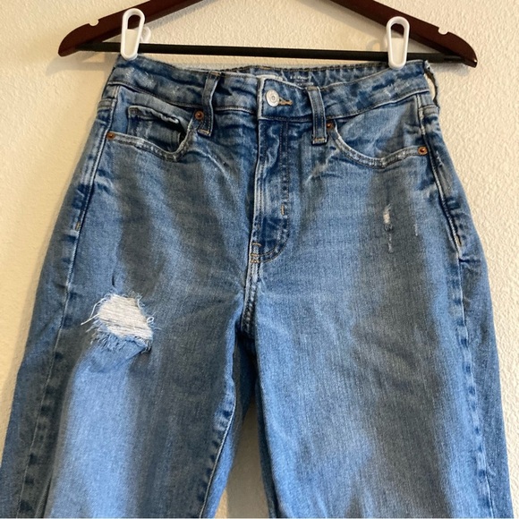 Old Navy Women's High-Waisted OG Straight Ripped Jeans Size 2 - Picture 7 of 15